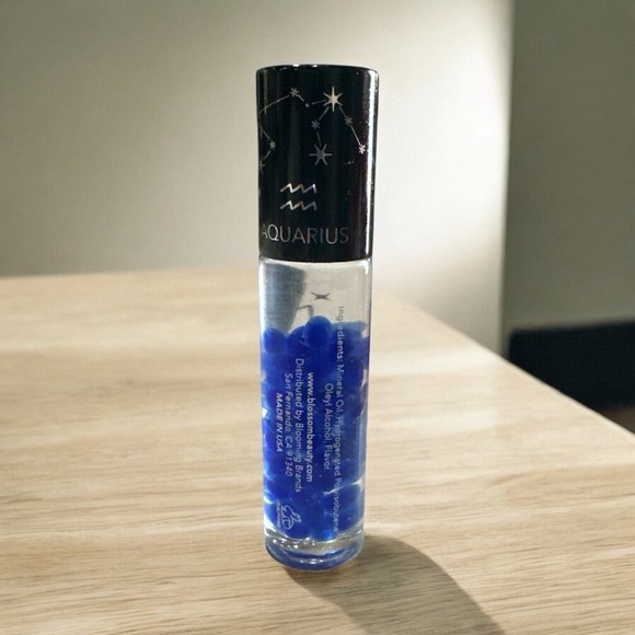 Blossom Aquarius Zodiac Lip Gloss – Vanilla Scented w/ Crystals - Picture 2 of 3